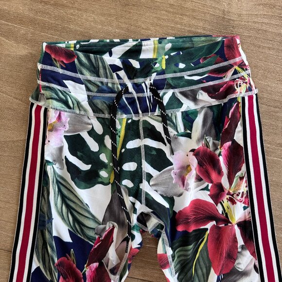 Tropical Cropped Leggings with Drawstring, Size M - Picture 4 of 9